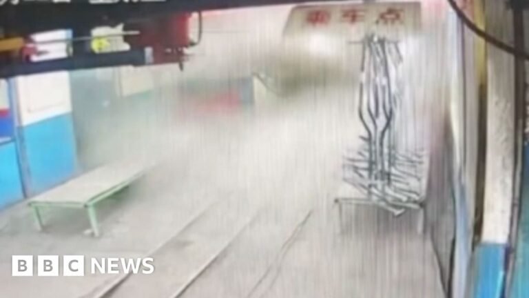 Moment of gas explosion at China coal mine Moment of gas explosion at China coal mine