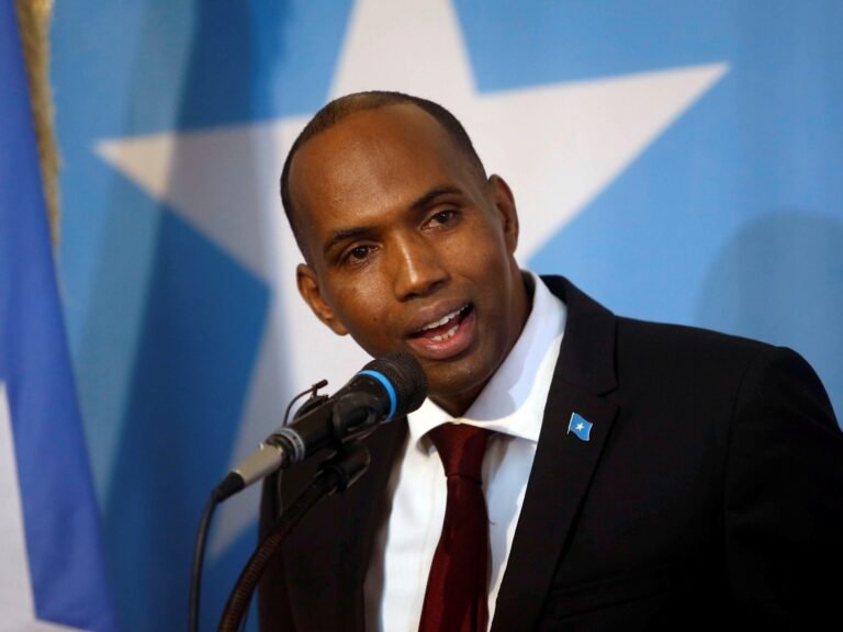 Gunfire erupts in Mogadishu before protests against Somali president’s rule | News Gunfire erupts in Mogadishu before protests against Somali president’s rule | News