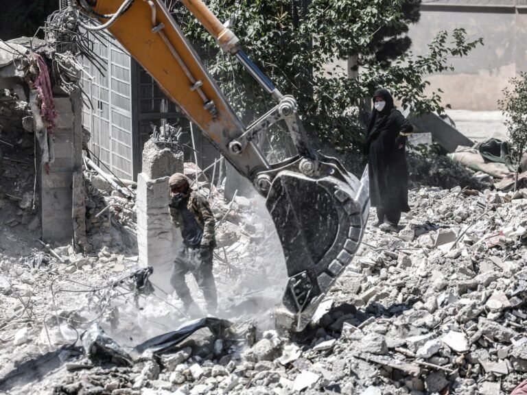 Iran war day 102: Trump warns Israel against new strikes as ceasefire holds | US-Israel war on Iran News