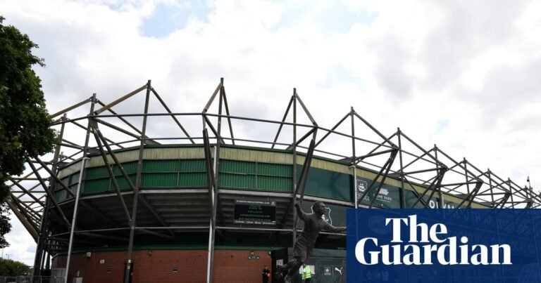 Plymouth ‘remain committed’ despite releasing women’s squad via email | Women’s football Plymouth ‘remain committed’ despite releasing women’s squad via email | Women's football