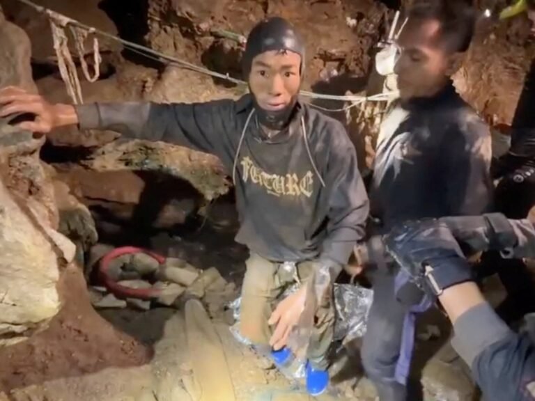 Rescuers stop search for last two men lost in Laos cave | Floods News Rescuers stop search for last two men lost in Laos cave | Floods News