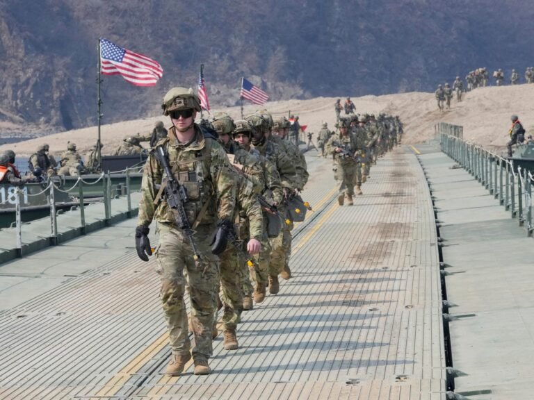 US court upholds injunction against Trump policy banning transgender troops | Donald Trump News US court upholds injunction against Trump policy banning transgender troops | Donald Trump News
