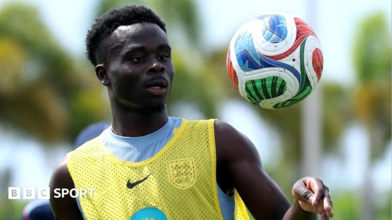 World Cup 2026: England boss Thomas Tuchel says Bukayo Saka’s fitness is being carefully managed Bukayo Saka tosses a football in the air during an England training session in Florida