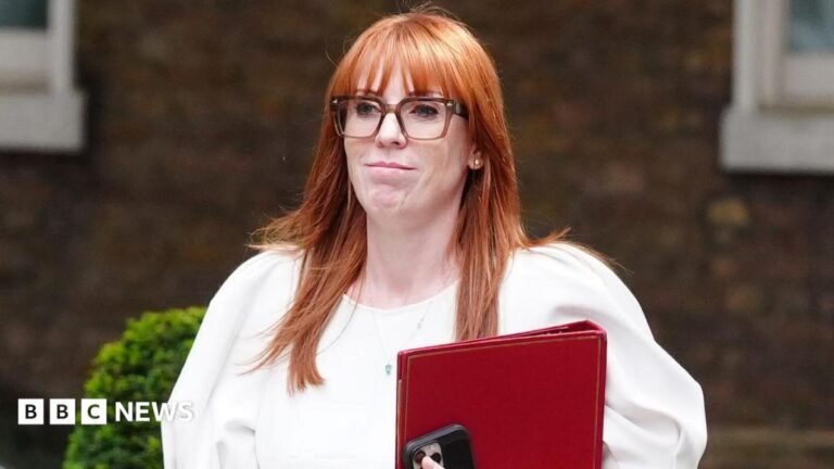Angela Rayner: Cabinet comeback for one of Labour’s biggest names Two young women surrounded by studio lights and tripods selling eyelash serums on a live stream
