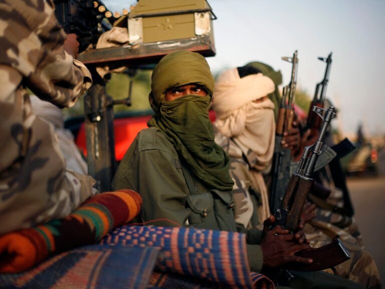 Armed groups attack Malian military convoy in Gao region | Conflict News Armed groups attack Malian military convoy in Gao region | Conflict News