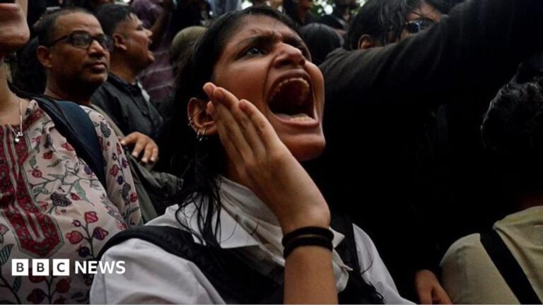 Jantar Mantar protest: CJP representatives to hold talks as stalemate continues A crowd gathered at Delhi's Jantar Mantar in solidarity with the Cockroach Janata Party, demanding educational reforms and India's education minister Dharmendra Pradhan's resignation on 22 July. A woman protester wearing a white shirt participates in sloganeering.