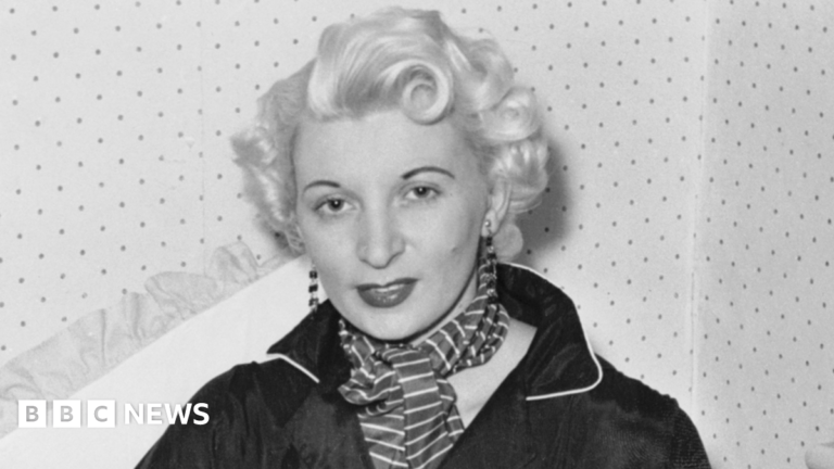 Ruth Ellis, last woman to be executed in the UK, granted conditional pardon Ruth Ellis poses for a photograph - the black and white picture shows her with white-blonde hair, wearing long earrings, a striped scarf and a black shirt.