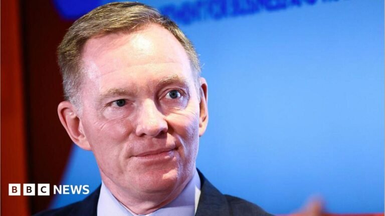 Sir Chris Bryant outlines ‘checklist’ of issues as he takes up NI secretary role Two young women surrounded by studio lights and tripods selling eyelash serums on a live stream