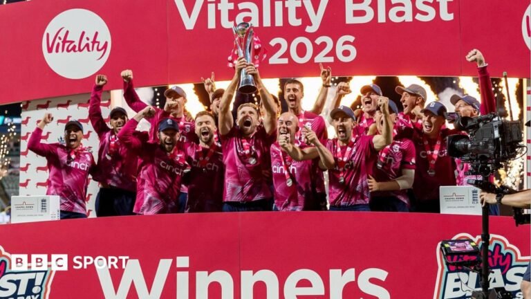 T20 Blast final: Northamptonshire Steelbacks beat Hampshire Hawks Northants Steelbacks lift the T20 Blast trophy