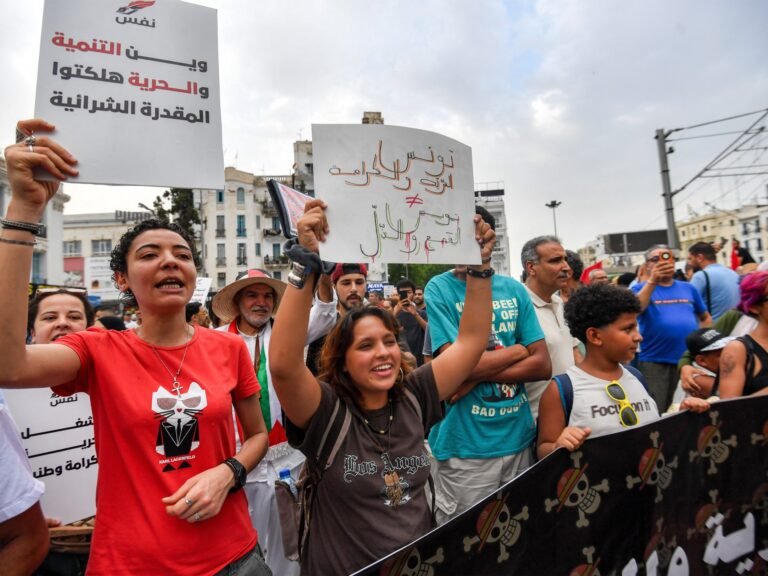 Tunisians mark fifth year of emergency rule with calls for Saied to go | Protests News Tunisians mark fifth year of emergency rule with calls for Saied to go | Protests News
