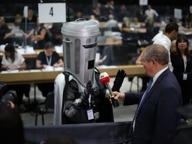 ‘Not Nigel Farage’: Who is Count Binface, contesting as MP for Clacton, UK? | Elections News ‘Not Nigel Farage’: Who is Count Binface, contesting as MP for Clacton, UK? | Elections News