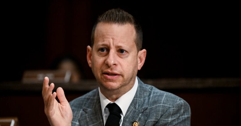 Jared Moskowitz Fends Off DSA-Backed Challenger in Florida’s Democratic Primary Jared Moskowitz Fends Off DSA-Backed Challenger in Florida’s Democratic Primary