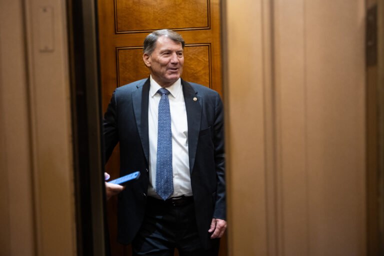 South Dakota Democrat exits Senate race, clears way for independent South Dakota Democrat exits Senate race, clears way for independent