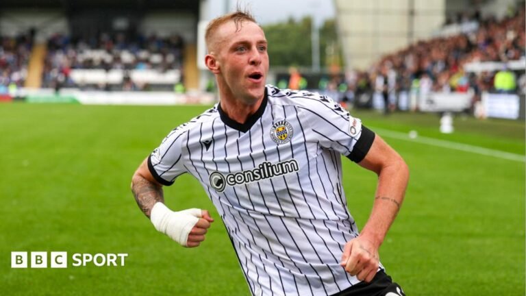 St Mirren start strongly using relegation scare as ‘fuel’ St Mirren's Killian Phillips celebrates