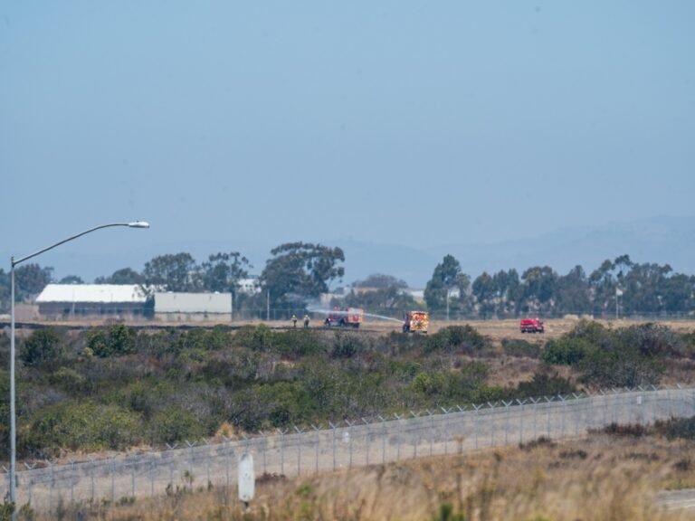 US military says F-35B jet fighter crashes in California, pilot safe | Aviation News US military says F-35B jet fighter crashes in California, pilot safe | Aviation News