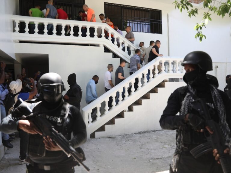 Eighteen suspects extradited to US over Haitian president’s 2021 killing | Courts News Eighteen suspects extradited to US over Haitian president’s 2021 killing | Courts News
