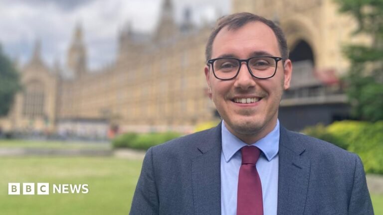 Harrogate MP calls for Yorkshire to get its own parliament Yorkshire flag