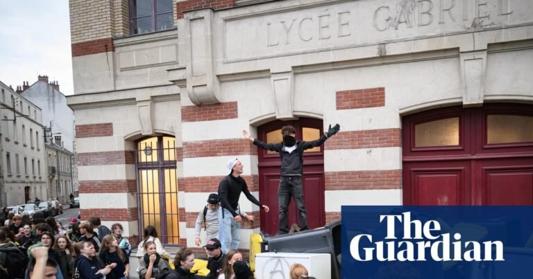 Hundreds detained as student protests across France turn violent | France Hundreds detained as student protests across France turn violent | France
