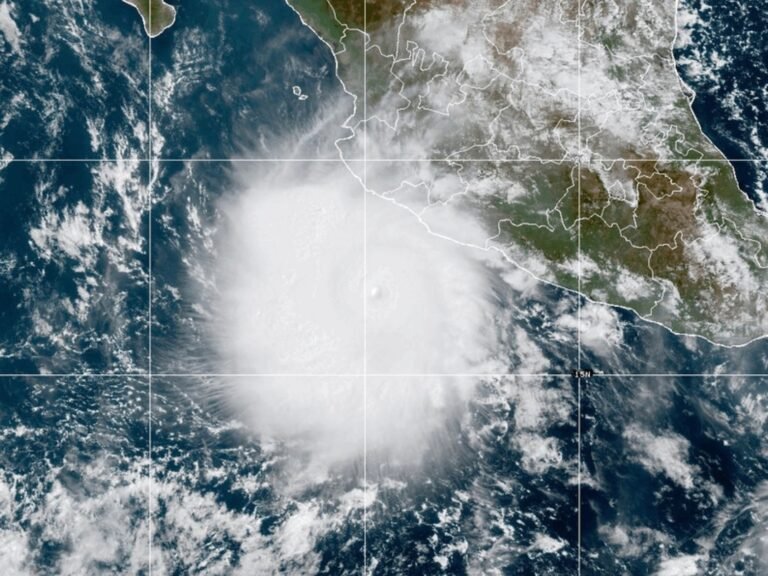 Hurricane Polo lashes Mexico as Nolo strengthens near Hawaii | Climate News Hurricane Polo lashes Mexico as Nolo strengthens near Hawaii | Climate News