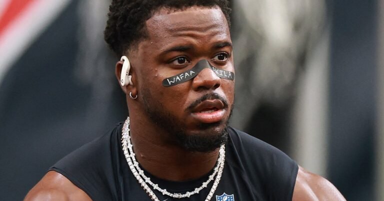 NFL’s Azeez Al-Shaair pays tribute to slain Palestinian girl Wafaa Akila | American Football NFL’s Azeez Al-Shaair pays tribute to slain Palestinian girl Wafaa Akila | American Football
