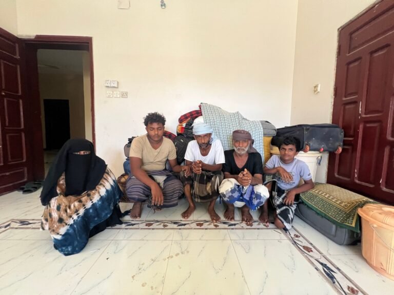 A Yemeni family spends a week on the road fleeing another Houthi offensive | Refugees News