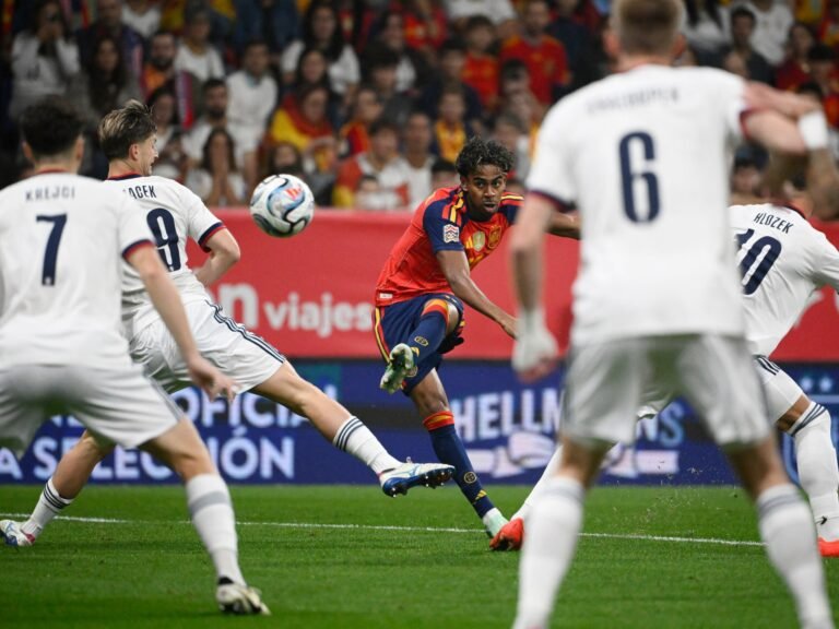 Yamal scores stunning goal in Spain’s 3-1 Nations League win over Czechia | Football Yamal scores stunning goal in Spain’s 3-1 Nations League win over Czechia | Football