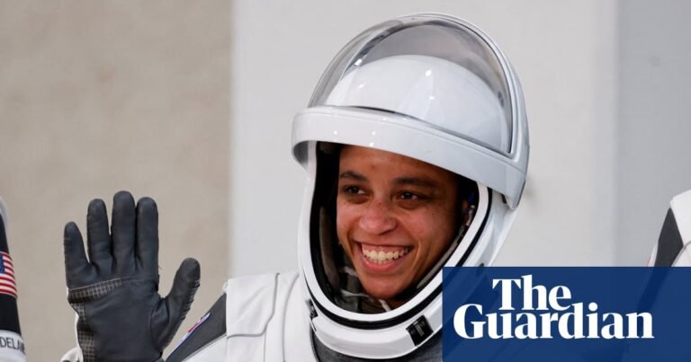 ‘An amazing ride’: SpaceX flight led by first Black female commander sets US speed record | SpaceX ‘An amazing ride’: SpaceX flight led by first Black female commander sets US speed record | SpaceX